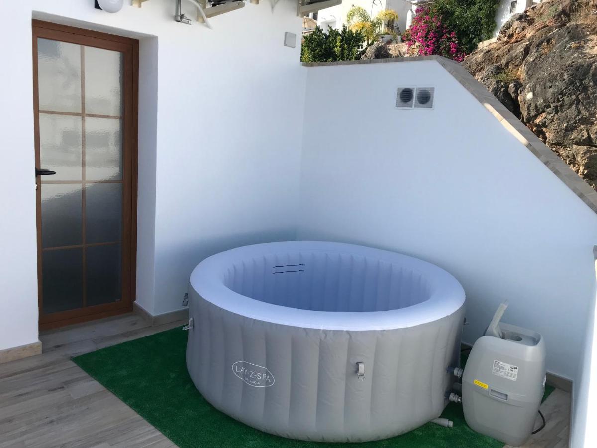 הוילה פריחיליאנה Cerezo'S House - Terrace & Jacuzzi מראה חיצוני תמונה